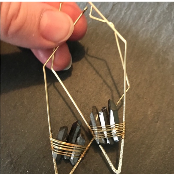 Beautiful gold quartz earrings - Picture 8 of 8